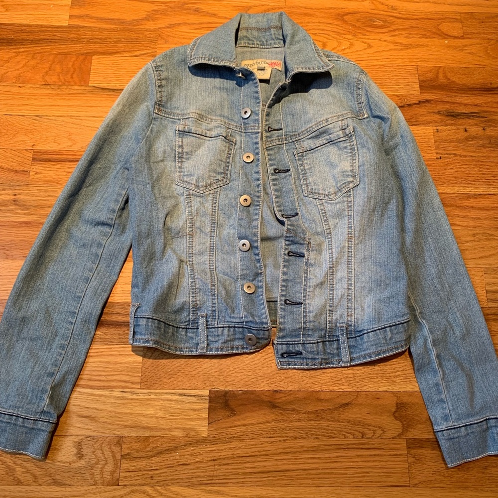 Light denim jean jacket